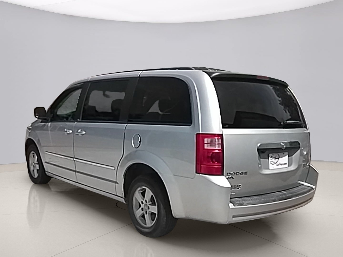 Used 2010 Silver Dodge SXT image 3