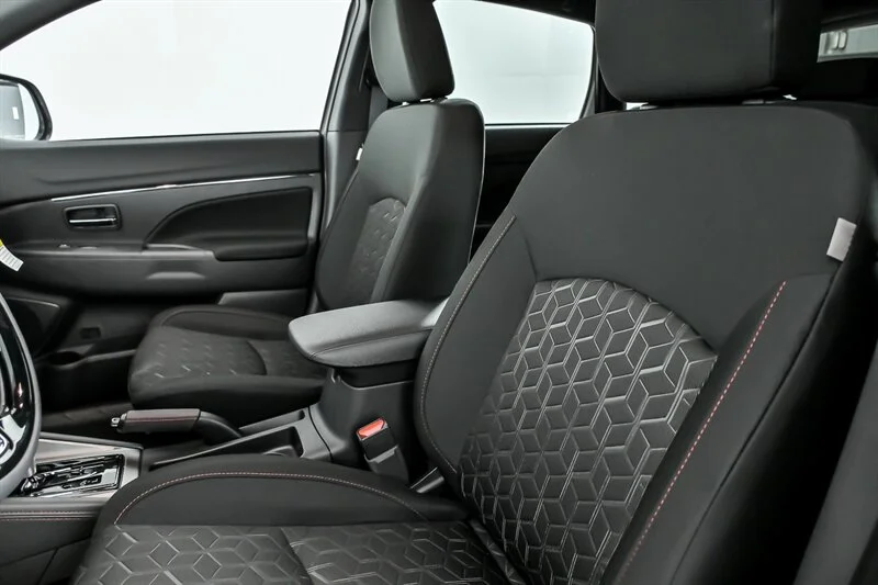 New 2026 White Diamond Mitsubishi Trail Edition image 12