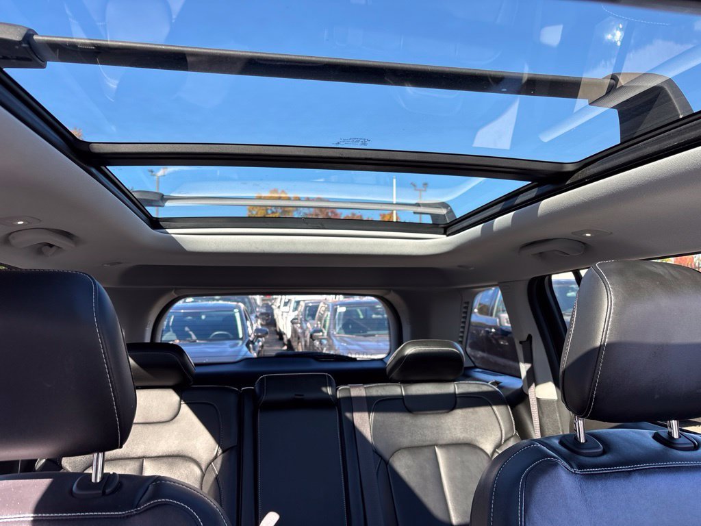 Used 2022 White Jeep Limited image 31