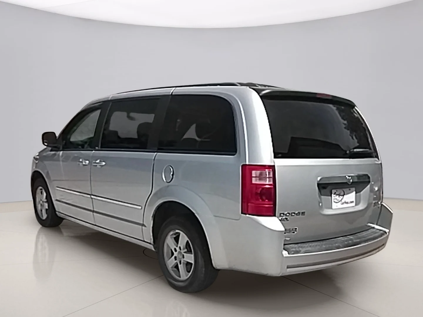 Used 2010 Silver Dodge SXT image 3