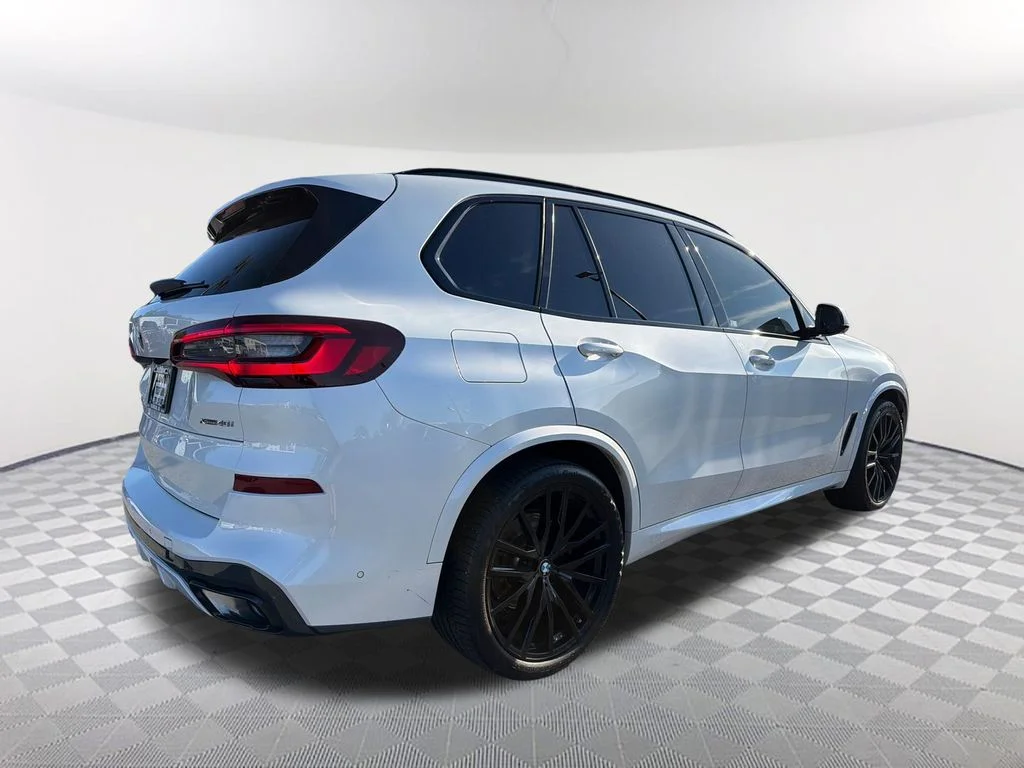 Used 2023 White BMW xDrive40i image 5