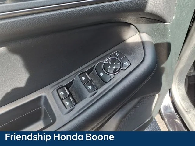 Used 2022 Black Ford SE image 22
