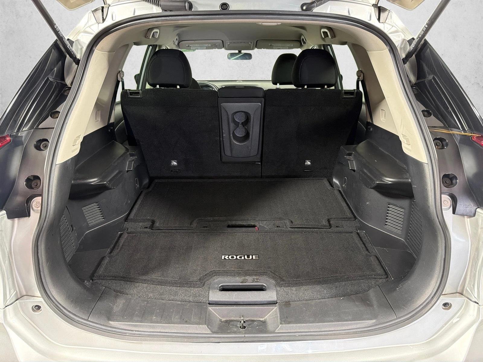 Used 2017 Brilliant Silver Nissan SV image 18