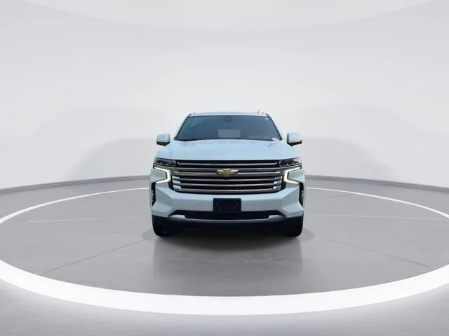 Used 2021 Beige Chevrolet High Country image 3