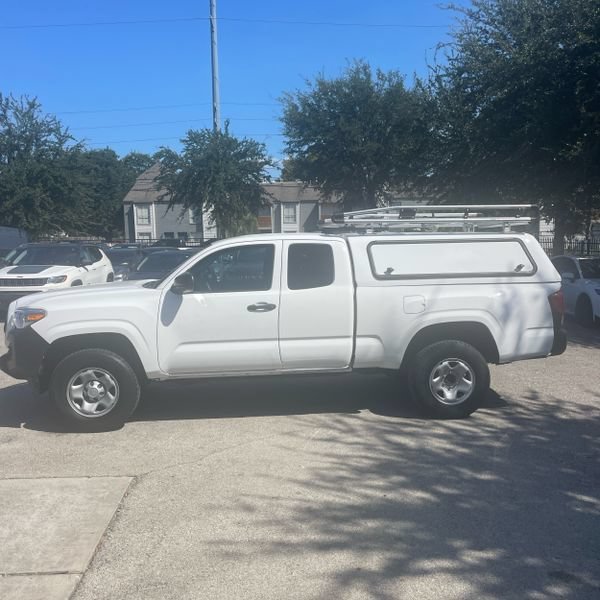 Used 2022 White Toyota SR image 4