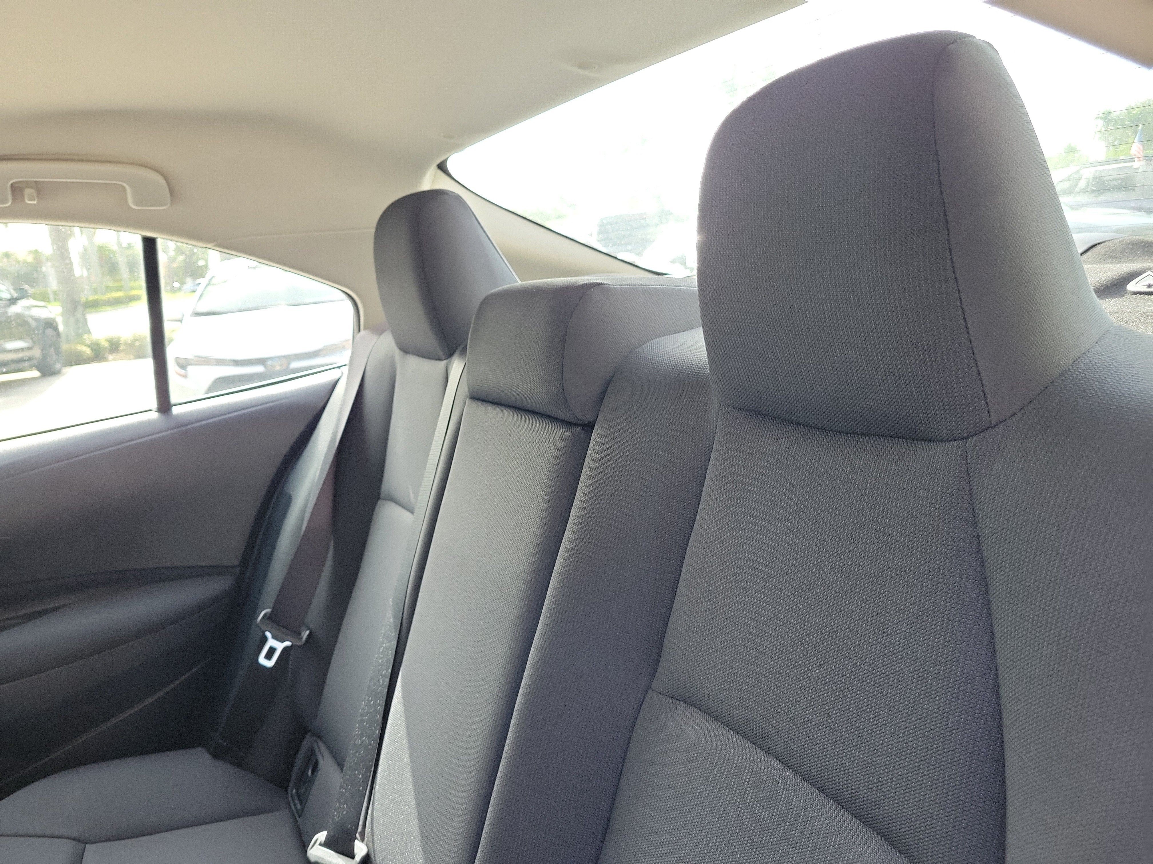 Used 2023 Pearl Toyota LE image 13