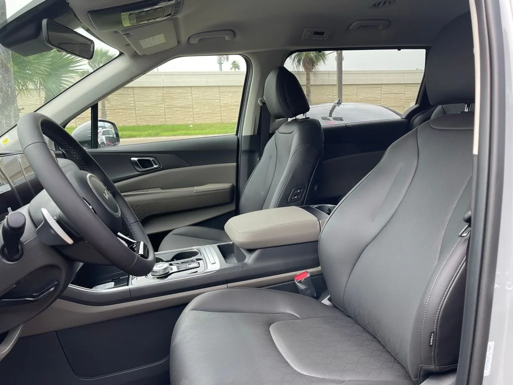 New 2026 White Kia EX image 18