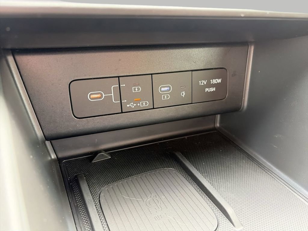 Used 2025 White Hyundai Limited image 19