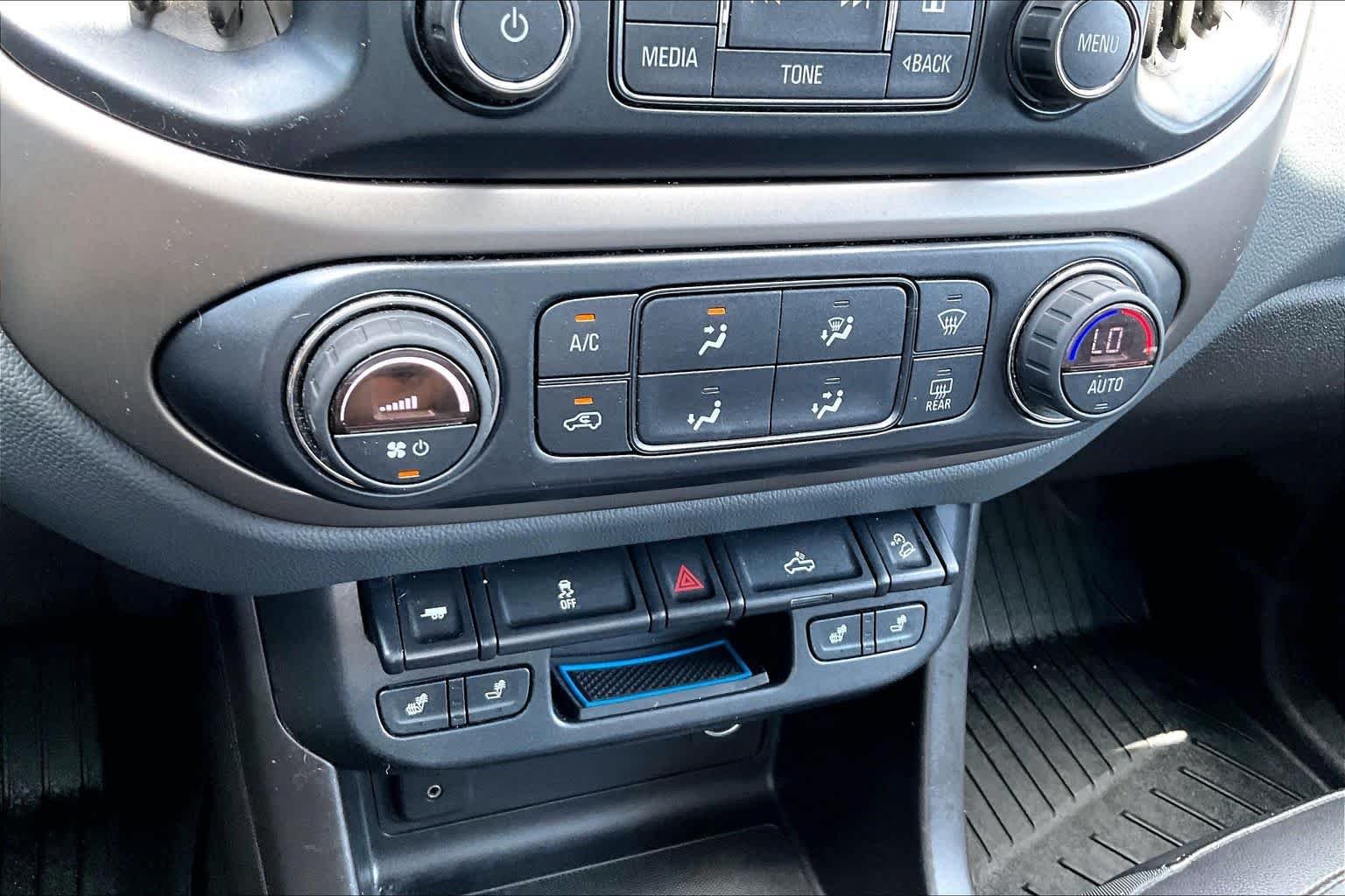Used 2018 Centennial Blue Metallic Chevrolet 4WD Z71 image 32