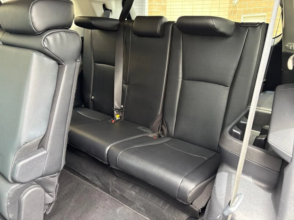 Used 2025 Silver Toyota XLE image 17