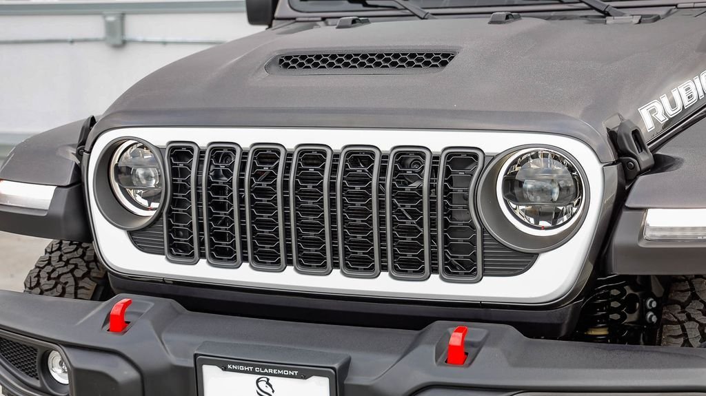 New 2026 Crystal Metallic Jeep Rubicon image 6