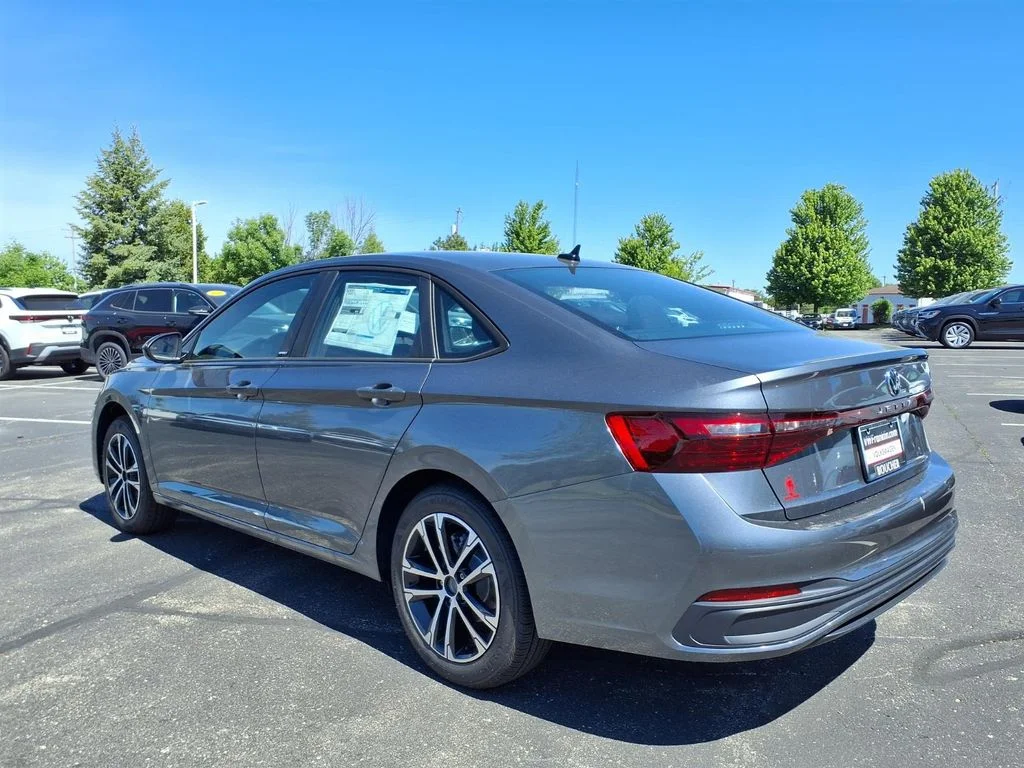 New 2026 Platinum Gray Metallic Volkswagen 1.5T Sport image 4