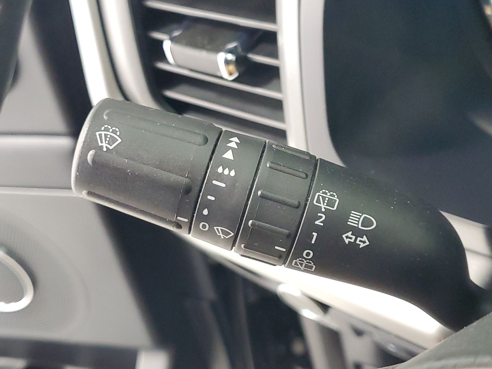 Used 2024 Black Ford XLT image 18