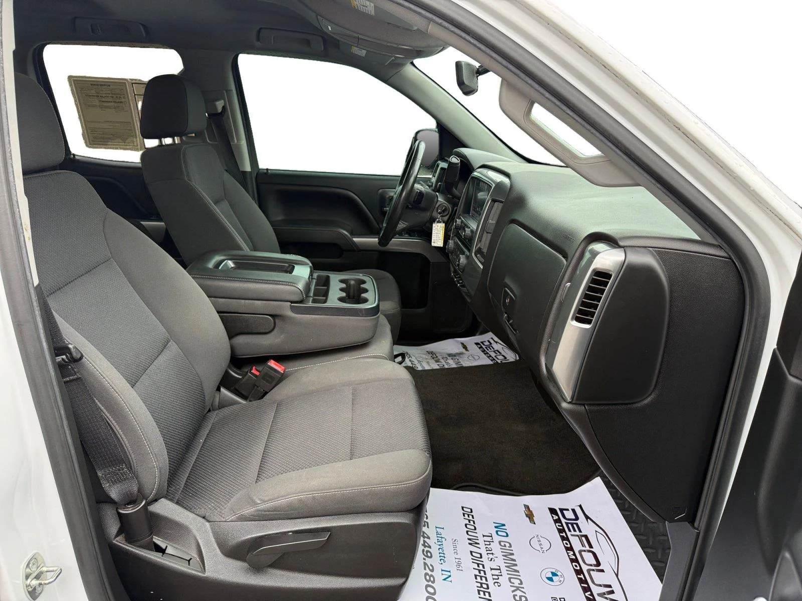Used 2018 Summit White Chevrolet LT image 24