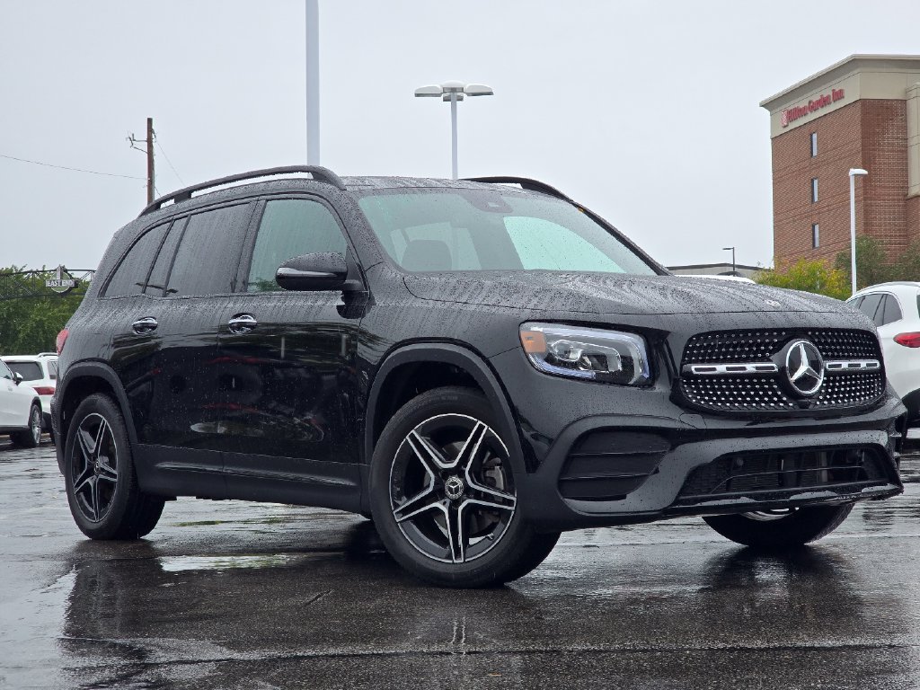 Certified Used 2023  Mercedes-Benz GLB 250 image 1