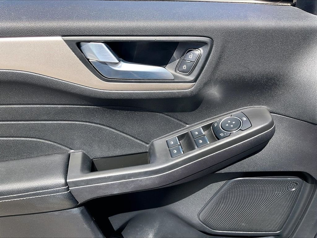 Used 2022 Black Ford SEL image 36