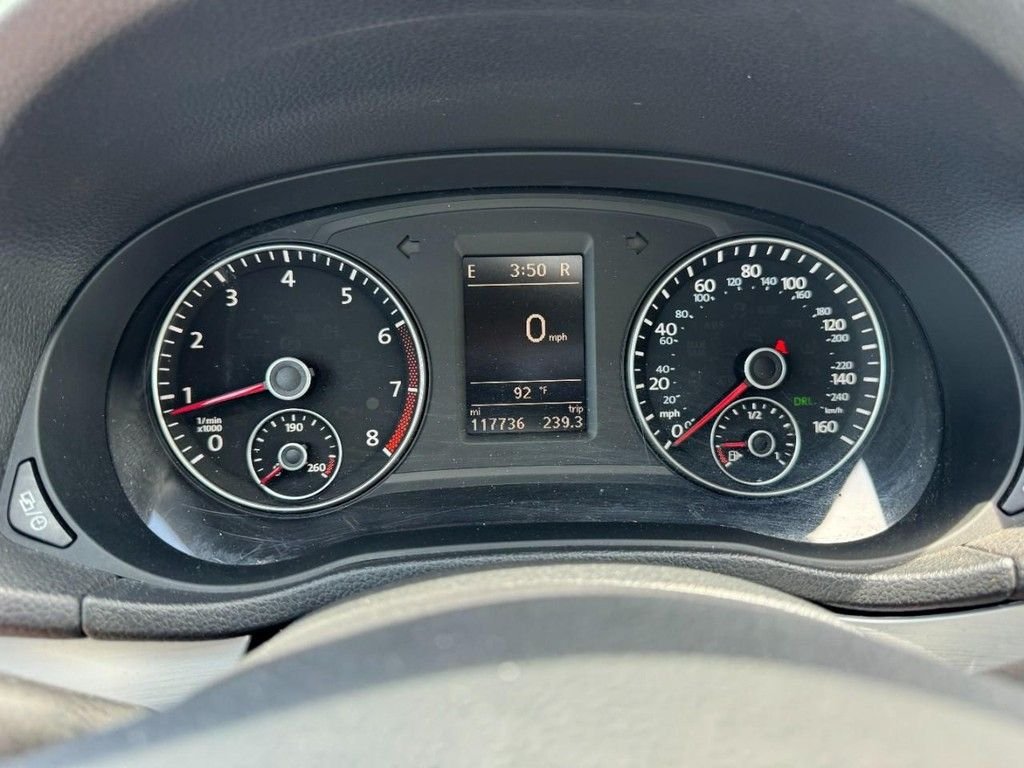Used 2013 Black Volkswagen 2.5 SE image 20