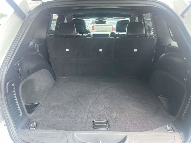 Used 2020 White Jeep Altitude image 12