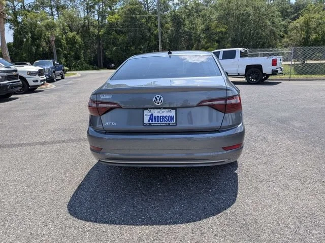 Used 2021  Volkswagen S image 4