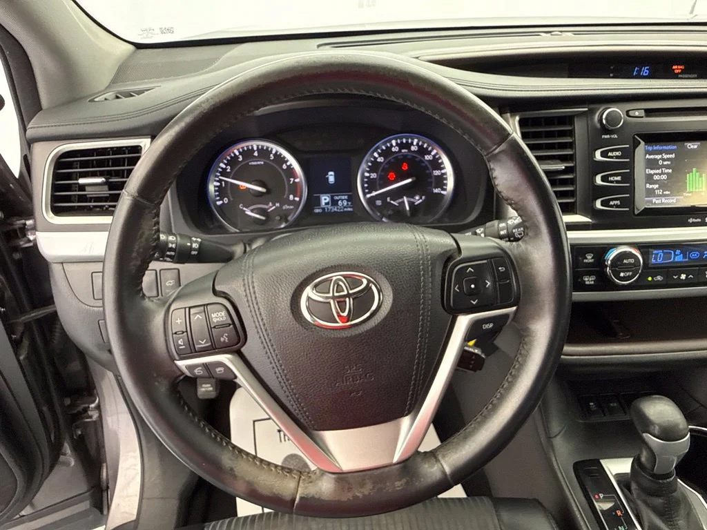 Used 2015 Gray Toyota LE Plus V6 image 23