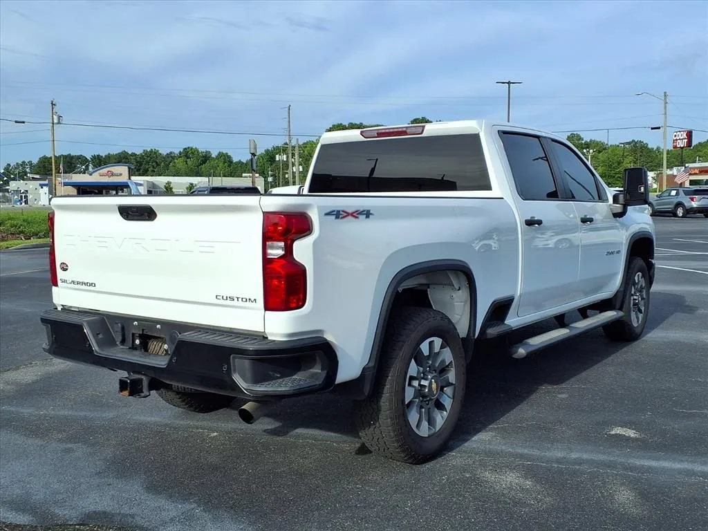 Used 2025 Summit White Chevrolet Custom image 19