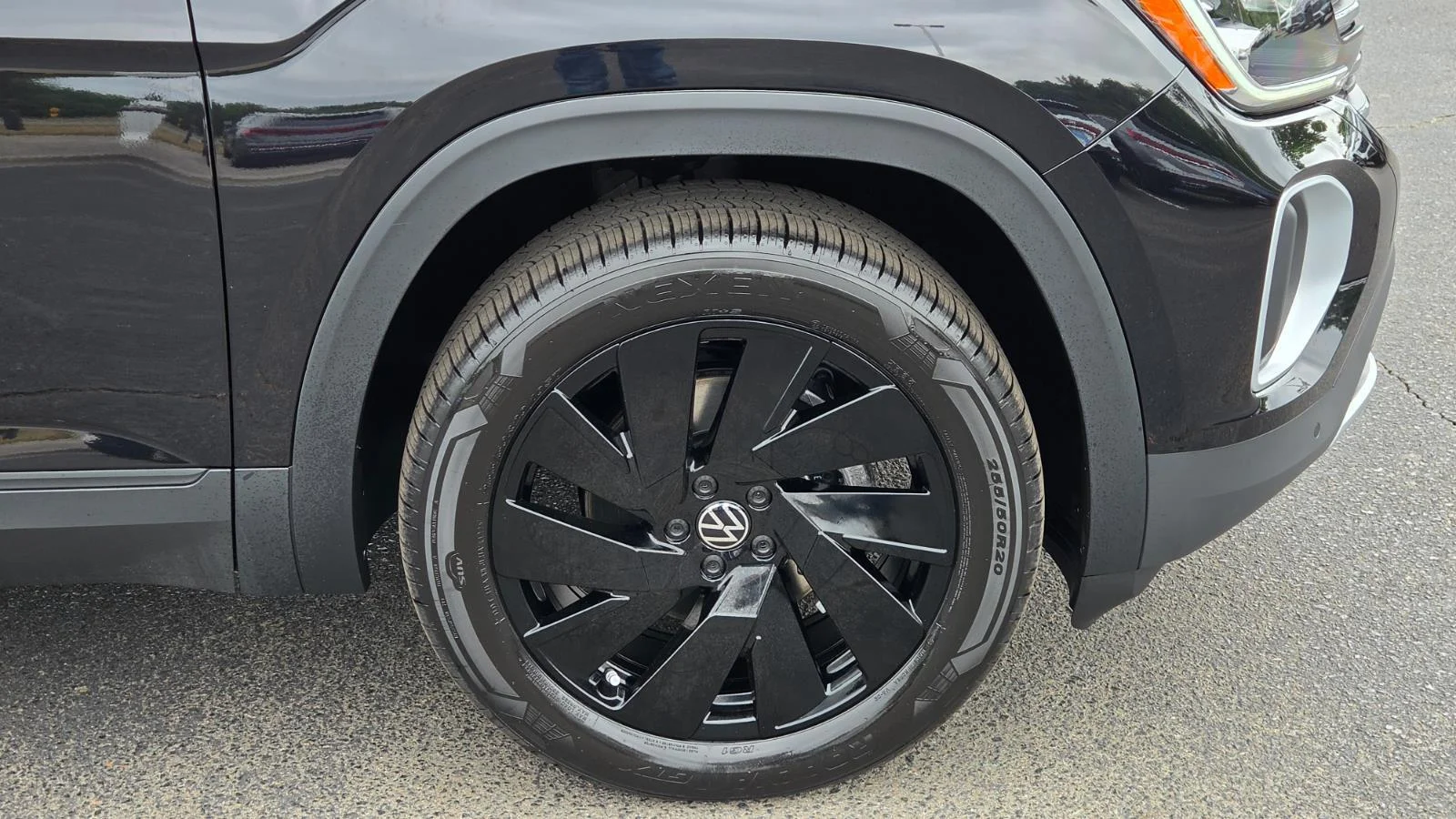 New 2026 Deep Black Pearl Volkswagen 2.0T SE w/Technology image 16