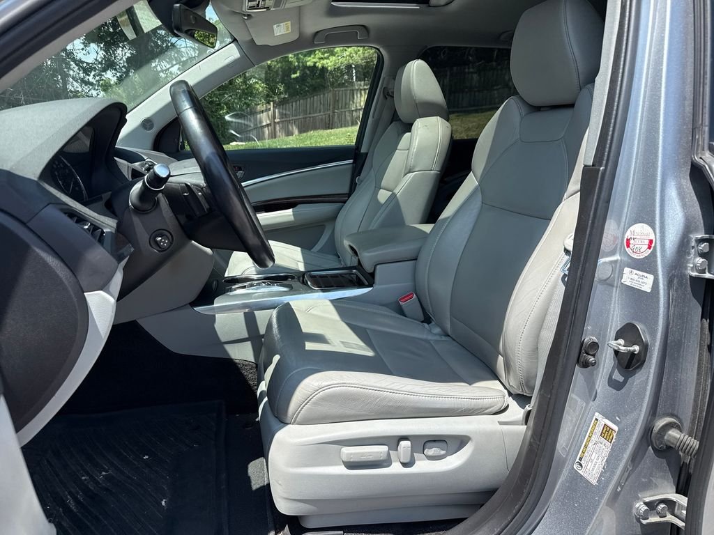Used 2017  Acura 3.5L image 10