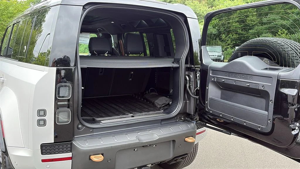Certified Used 2026 Gray Land Rover OCTA image 28