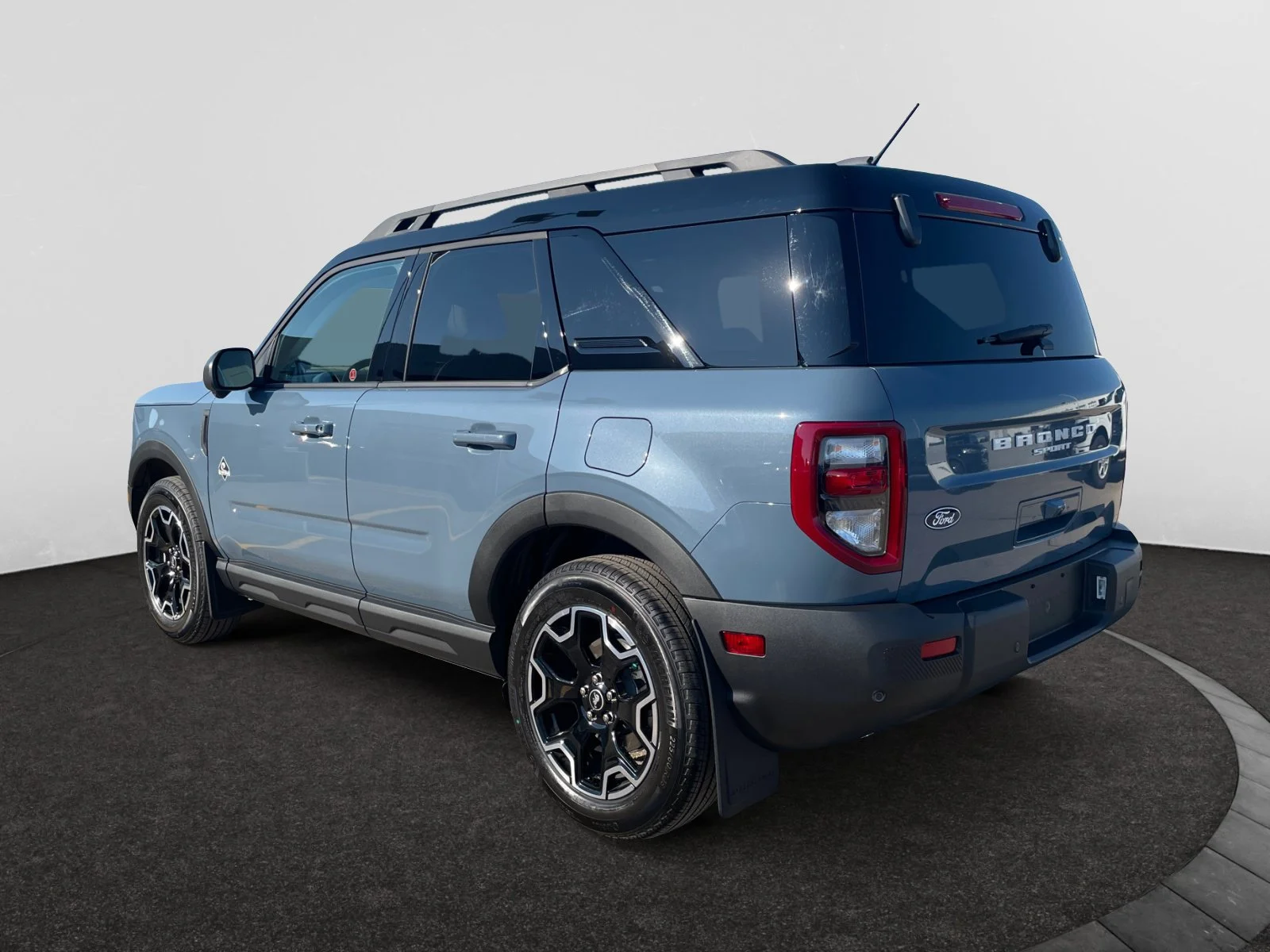 New 2026 Azure Grey Metallic Tri-Coat Ford Outer Banks image 3