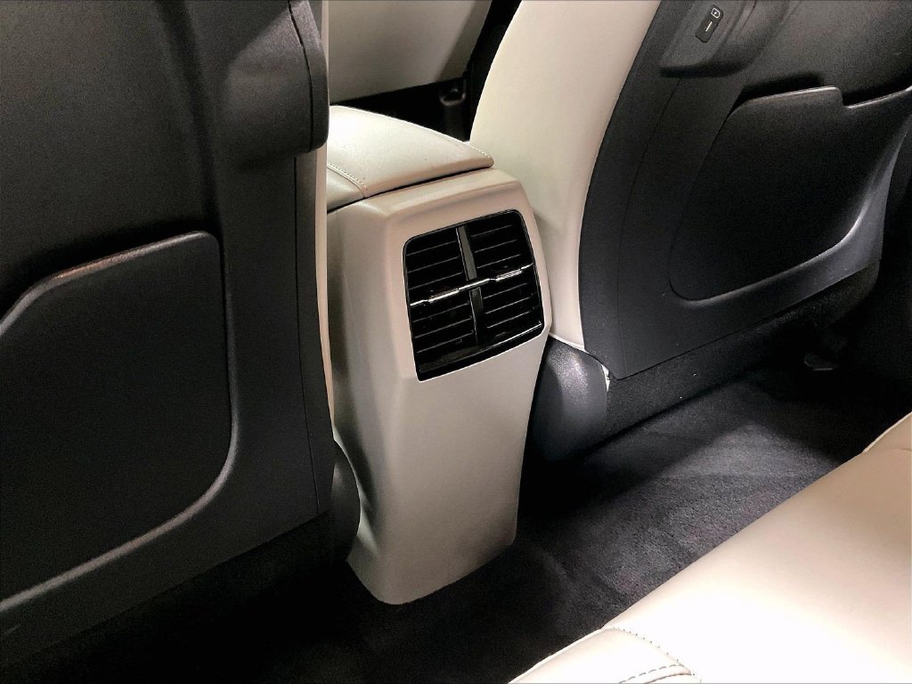 Used 2023 Gray Kia Wind image 28
