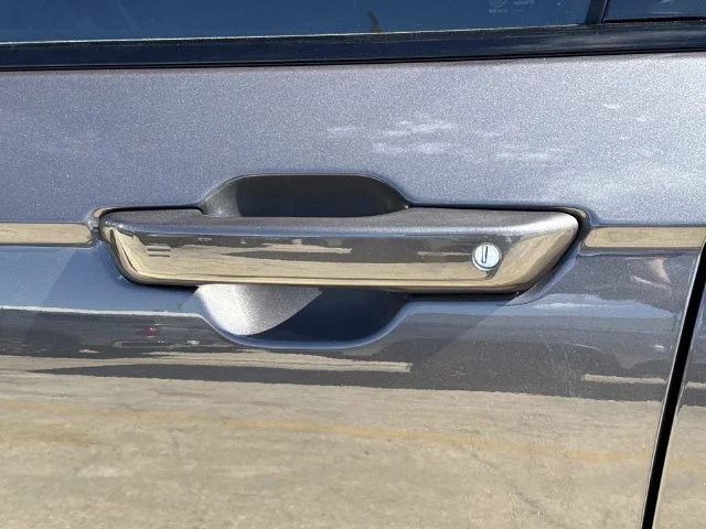 Used 2025 Gray Jeep Altitude X image 50