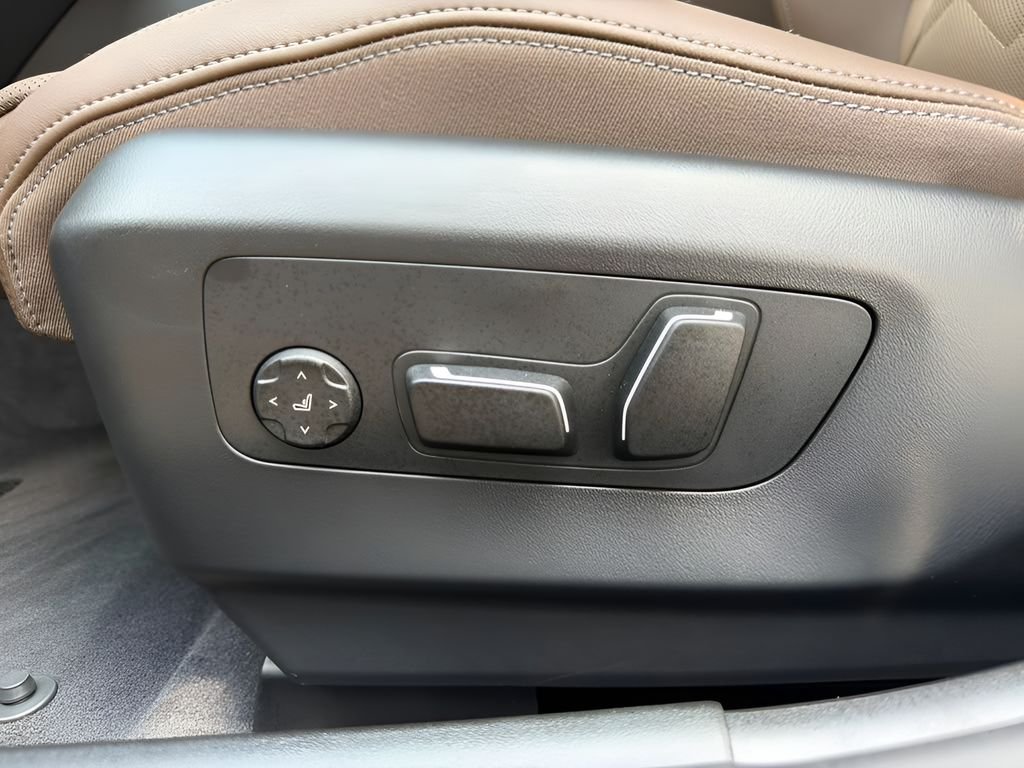 New 2027 Oxide Grey Metallic BMW xDrive40 image 11