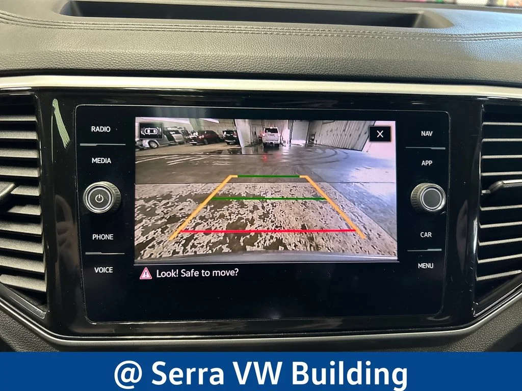 Used 2022  Volkswagen 3.6L V6 SEL R-Line image 26