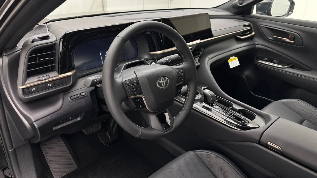 2026 Toyota Crown Limited - Photo 19