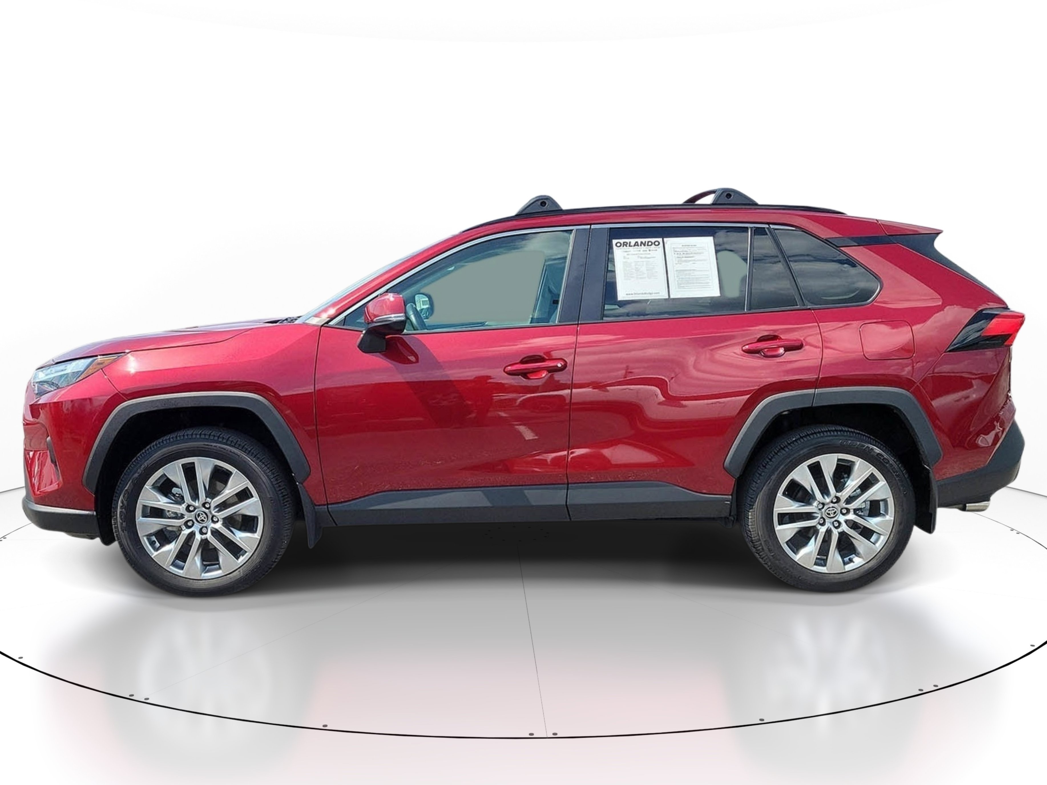 Used 2025 Pearl Toyota XLE Premium image 4