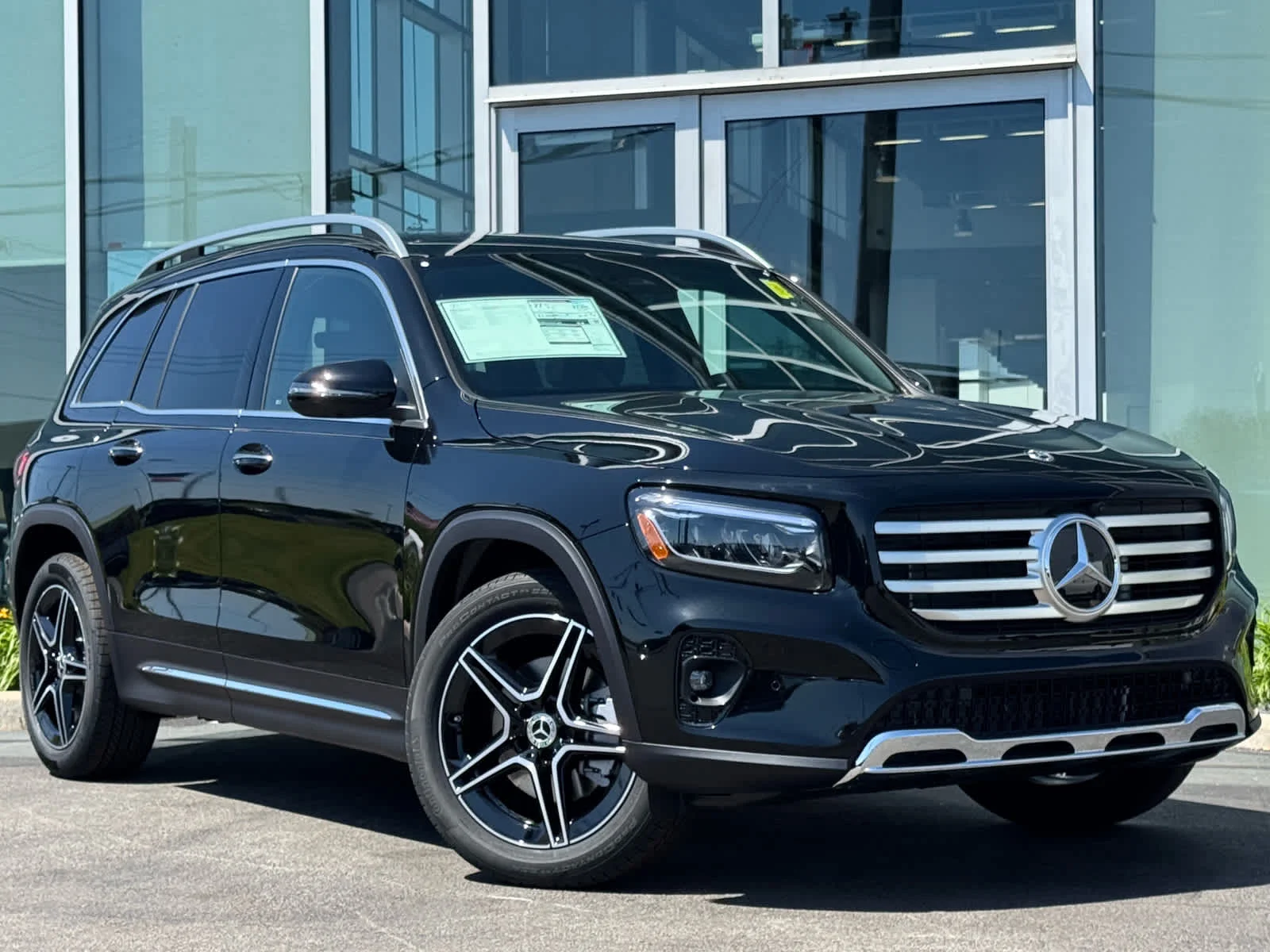 2026 Mercedes-Benz GLB GLB 250 4MATIC's photo