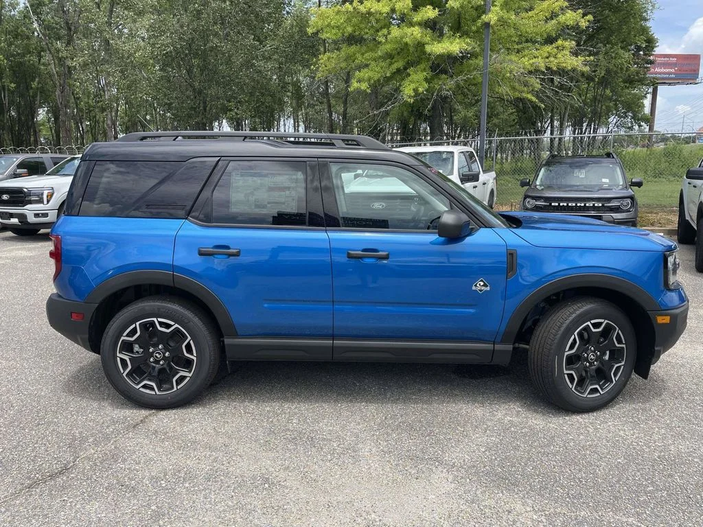 New 2026 Blue Ford Outer Banks image 2