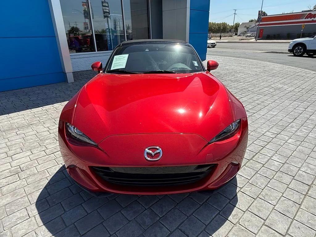 Used 2016 Red Mazda Grand Touring image 3