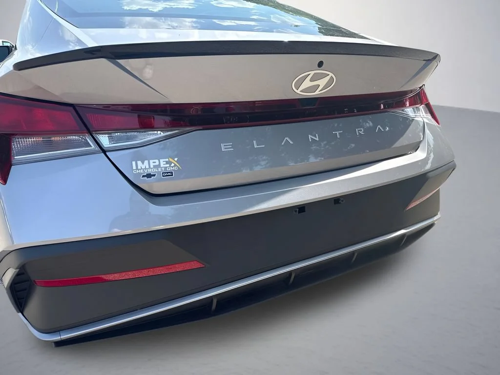 Used 2026 Silver Hyundai SEL Sport image 29