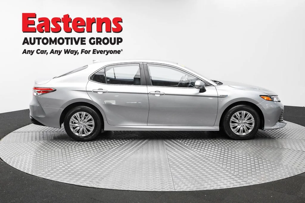 Used 2020 Silver Toyota LE image 4