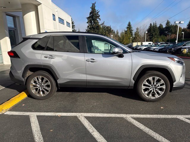 Used 2024 Silver Sky Metallic Toyota XLE Premium image 3
