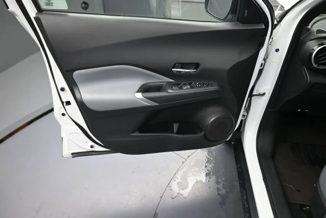 Used 2024 White Nissan SR image 97