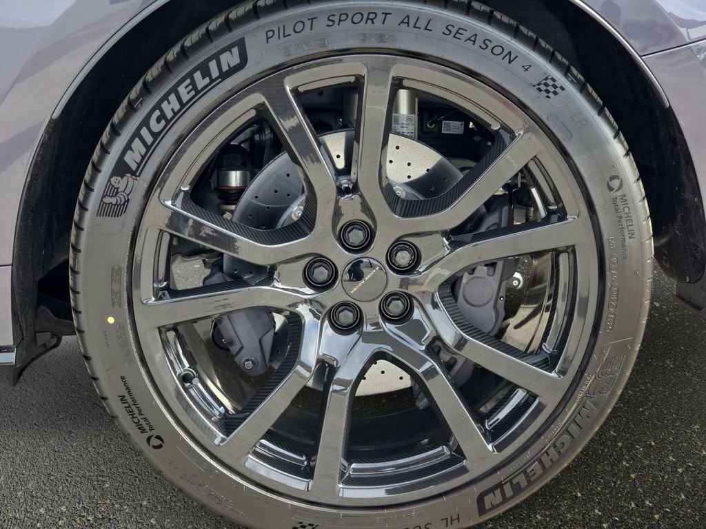New 2026 Amethyst Grey Purple in Gloss finish Land Rover SV image 35