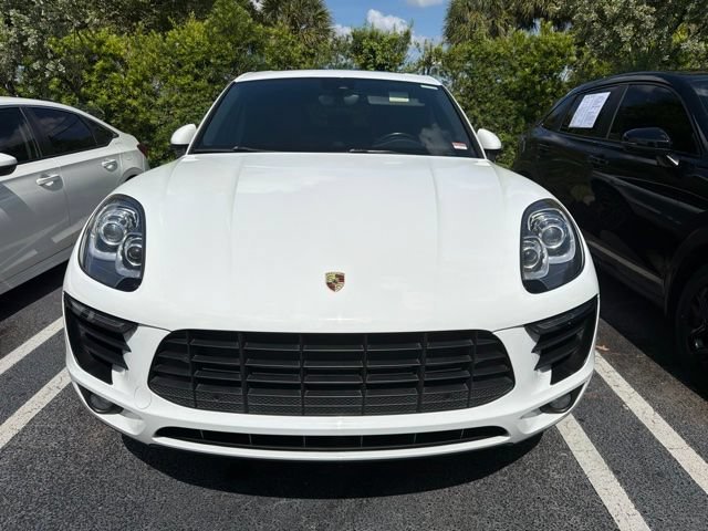 Used 2018  Porsche Base image 3
