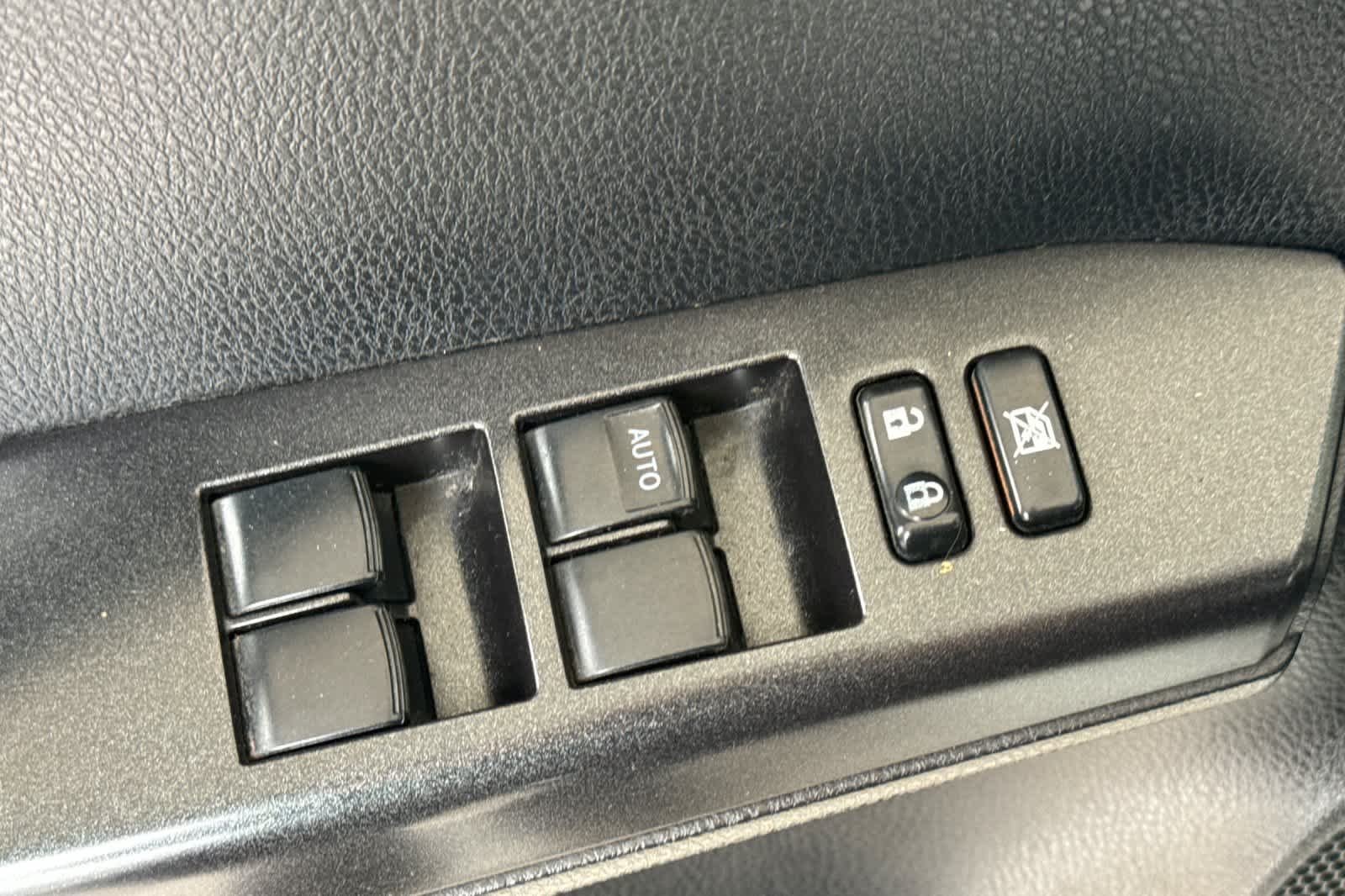 Used 2016 Super White Toyota XLE image 13