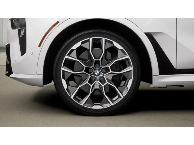 New 2027 White BMW X7 M60i image 7