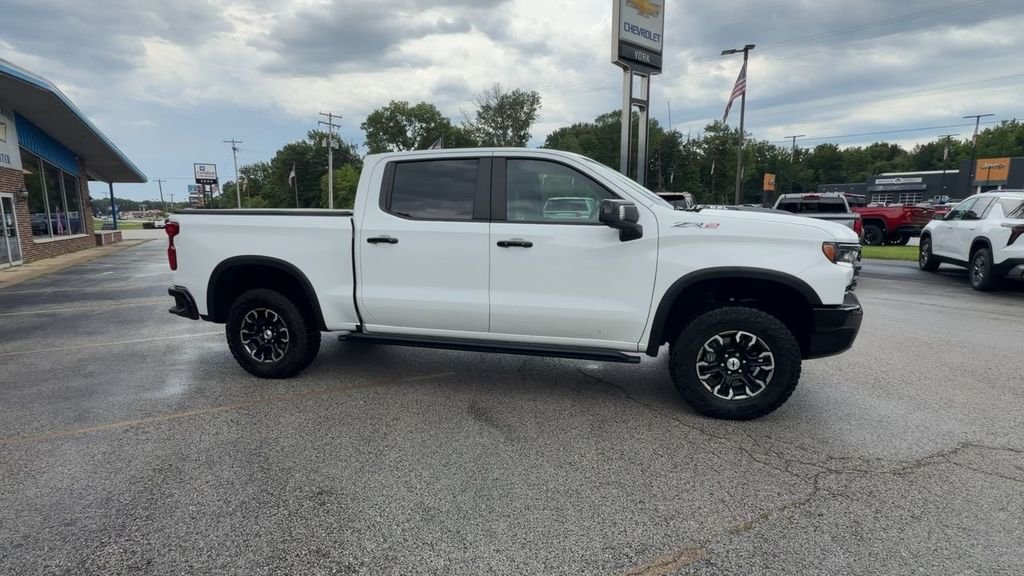 Used 2022 White Chevrolet ZR2 image 9