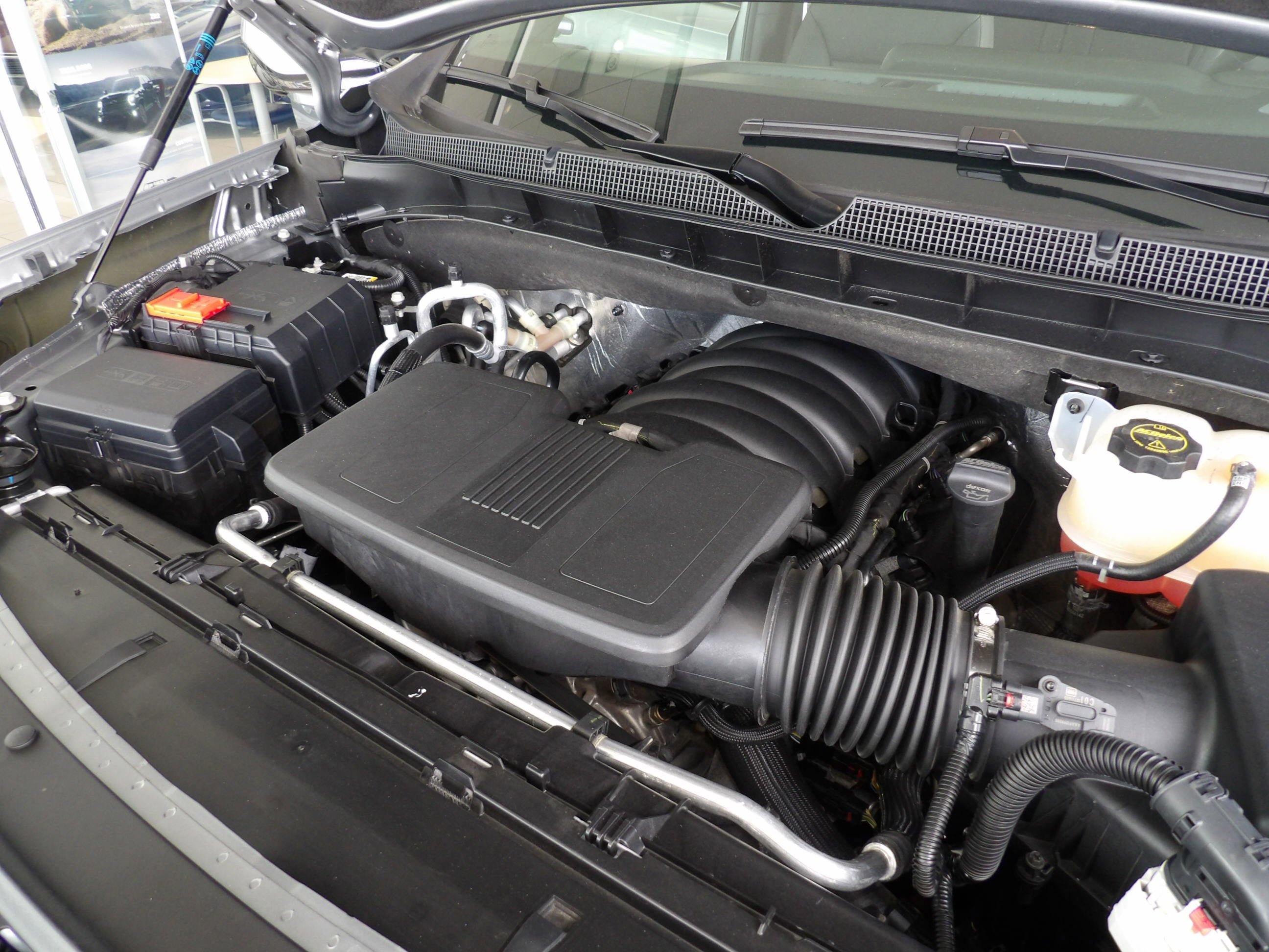 2025 Chevrolet Suburban Z71 - Photo 16