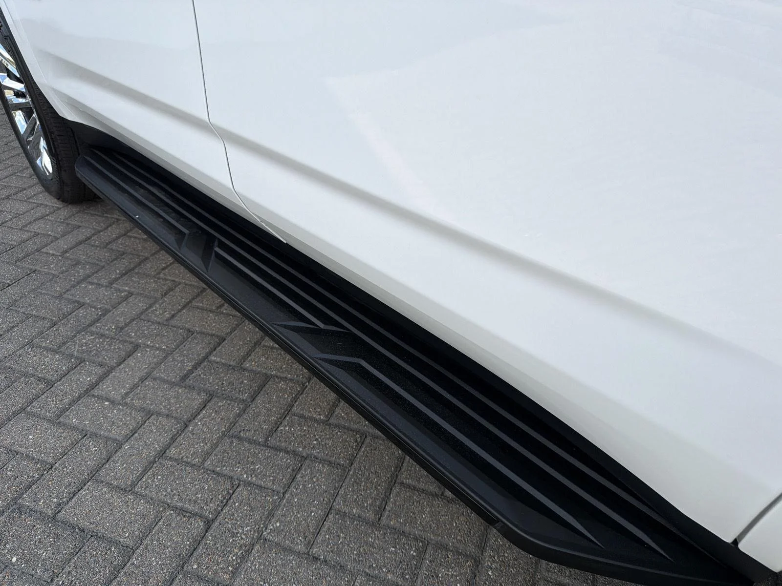 Used 2022 SUMMIT WHITE Chevrolet RST image 11