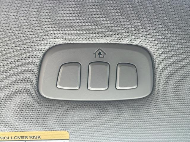New 2027 Star White Metallic Tri-Coat Ford MAX Platinum image 58